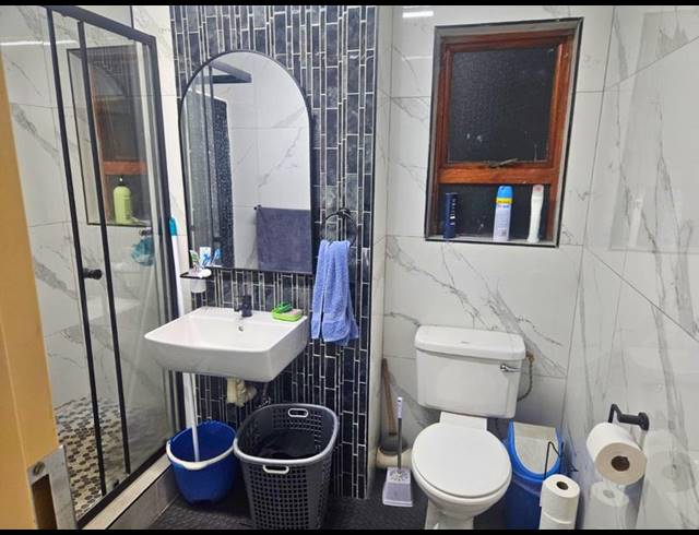 2 BEDROOM APARTMENT FOR SALE IN GLEN MARAIS